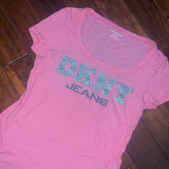 Pink rhinestone DKNY Jeans tee shirt - Picture 4 of 5